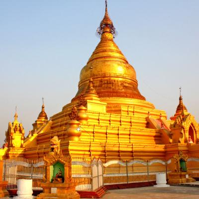 Tempio Kuthodaw Pagoda Mandalay